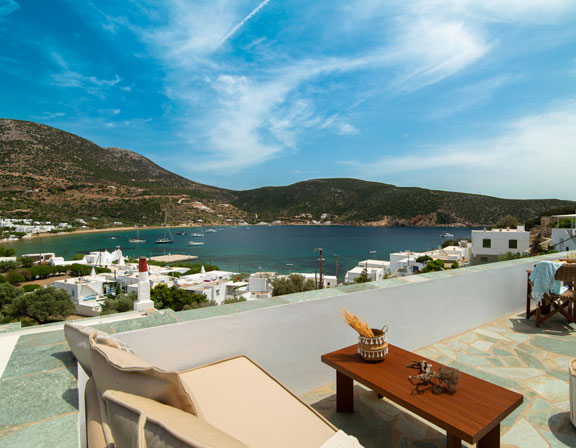 Vue sur la mer depuis les villas Thymari à Sifnos