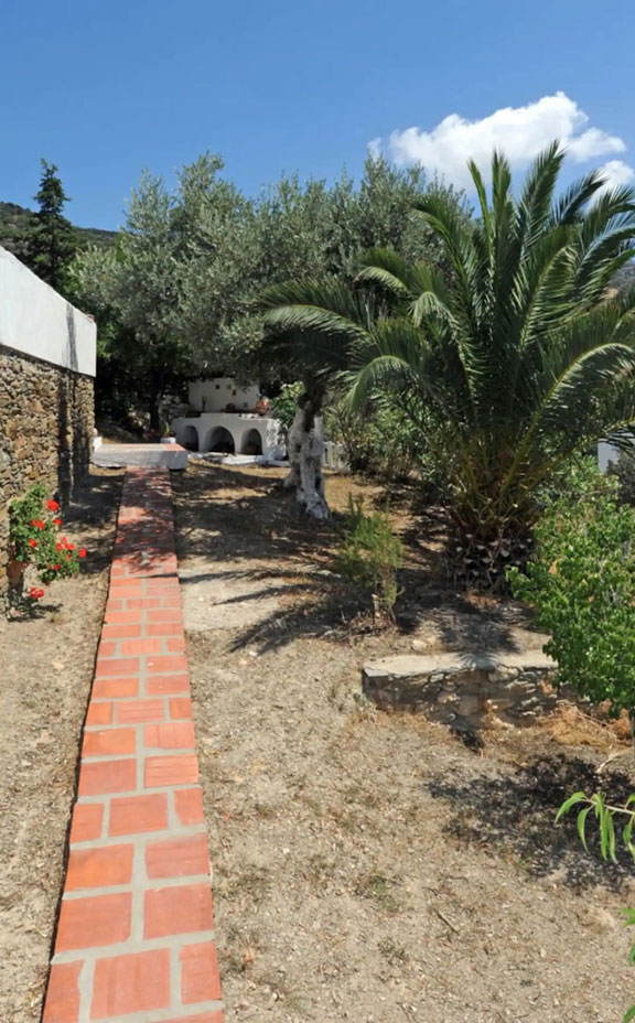 Espaces extérieurs de la Villa Vathi à Sifnos